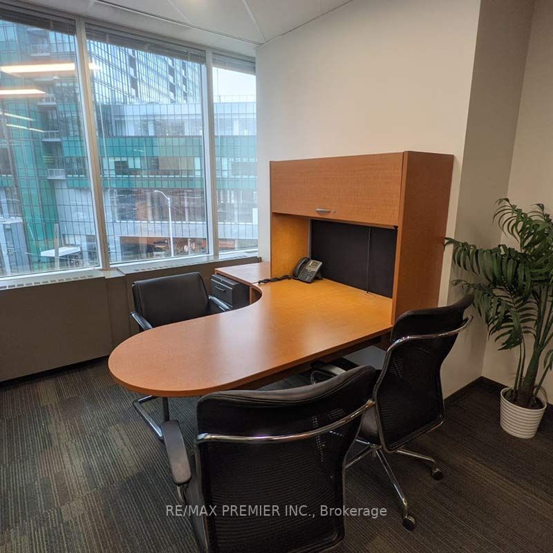 25 Sheppard Ave W, #300-31