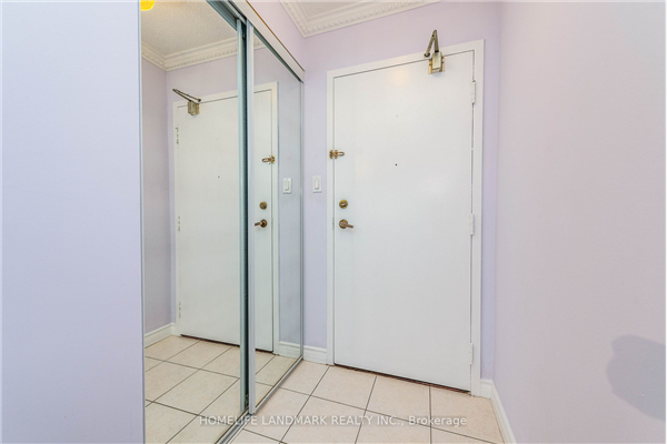 633 Bay St, Toronto