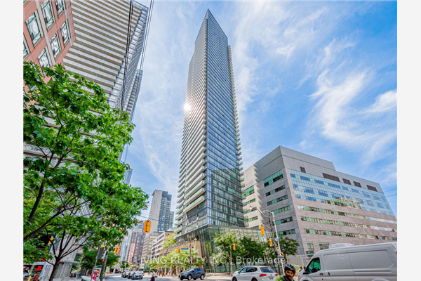 832 Bay St, Toronto