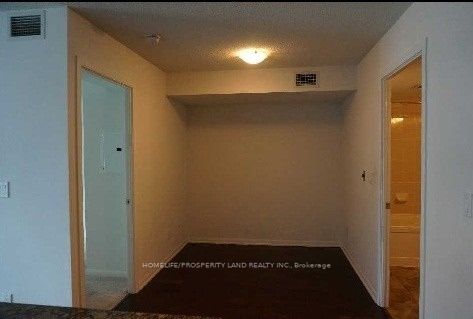 215 Fort York Blvd, #521