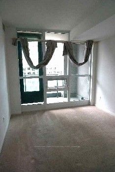 215 Fort York Blvd, #521