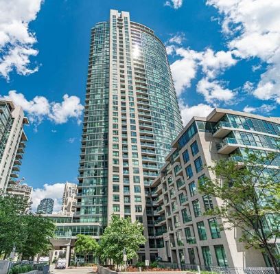 215 Fort York Blvd, #521