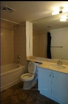 215 Fort York Blvd, #521