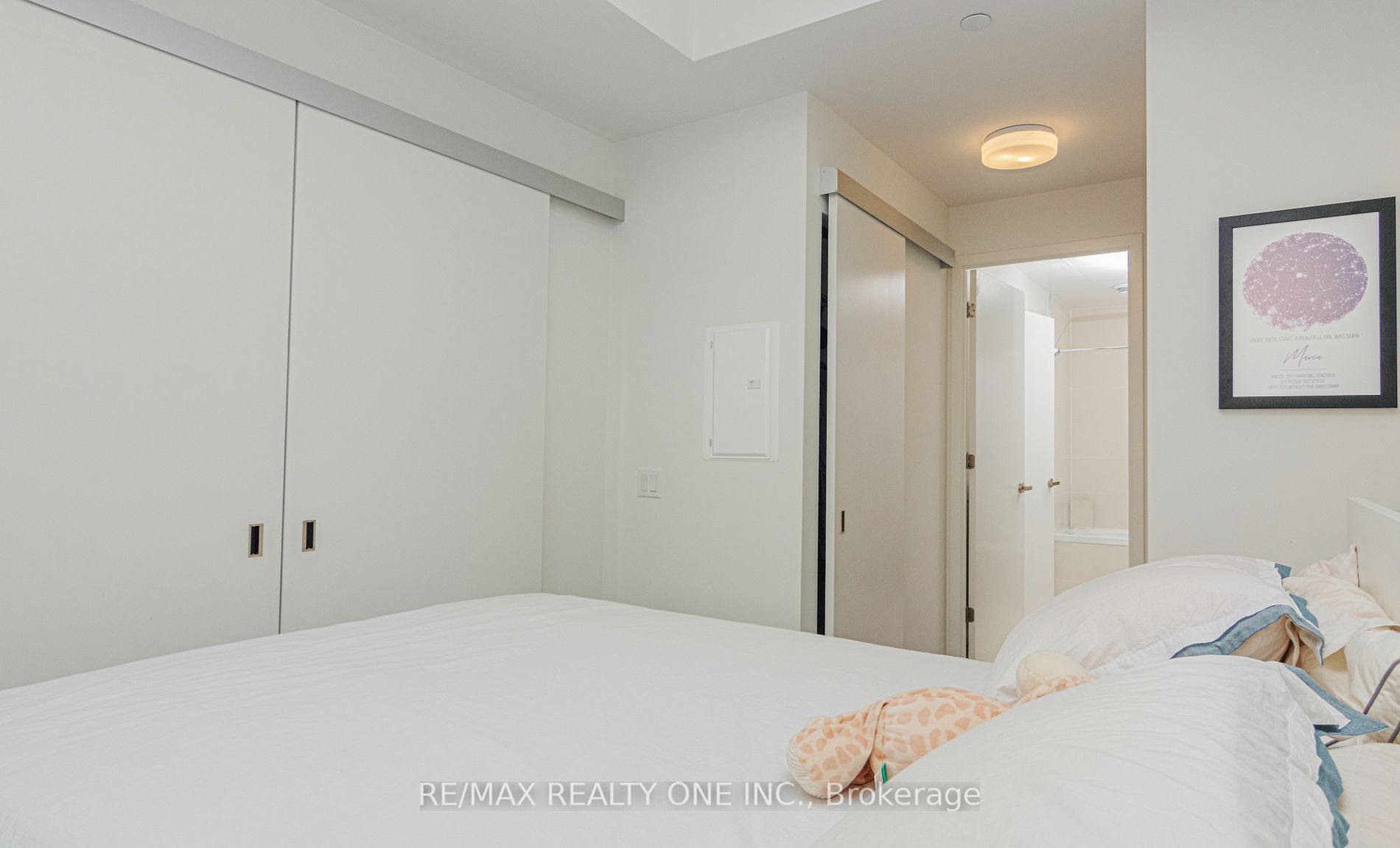 8 Hillsdale Ave E, #1716