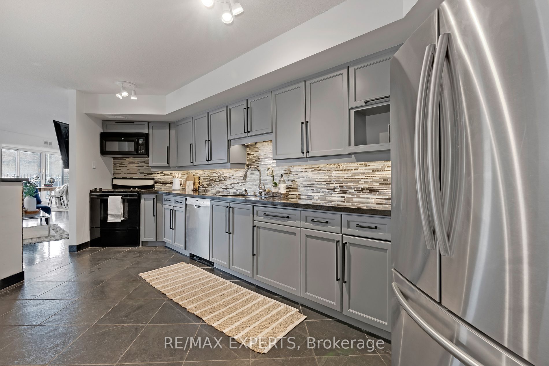 70 Elmsthorpe Ave, #202