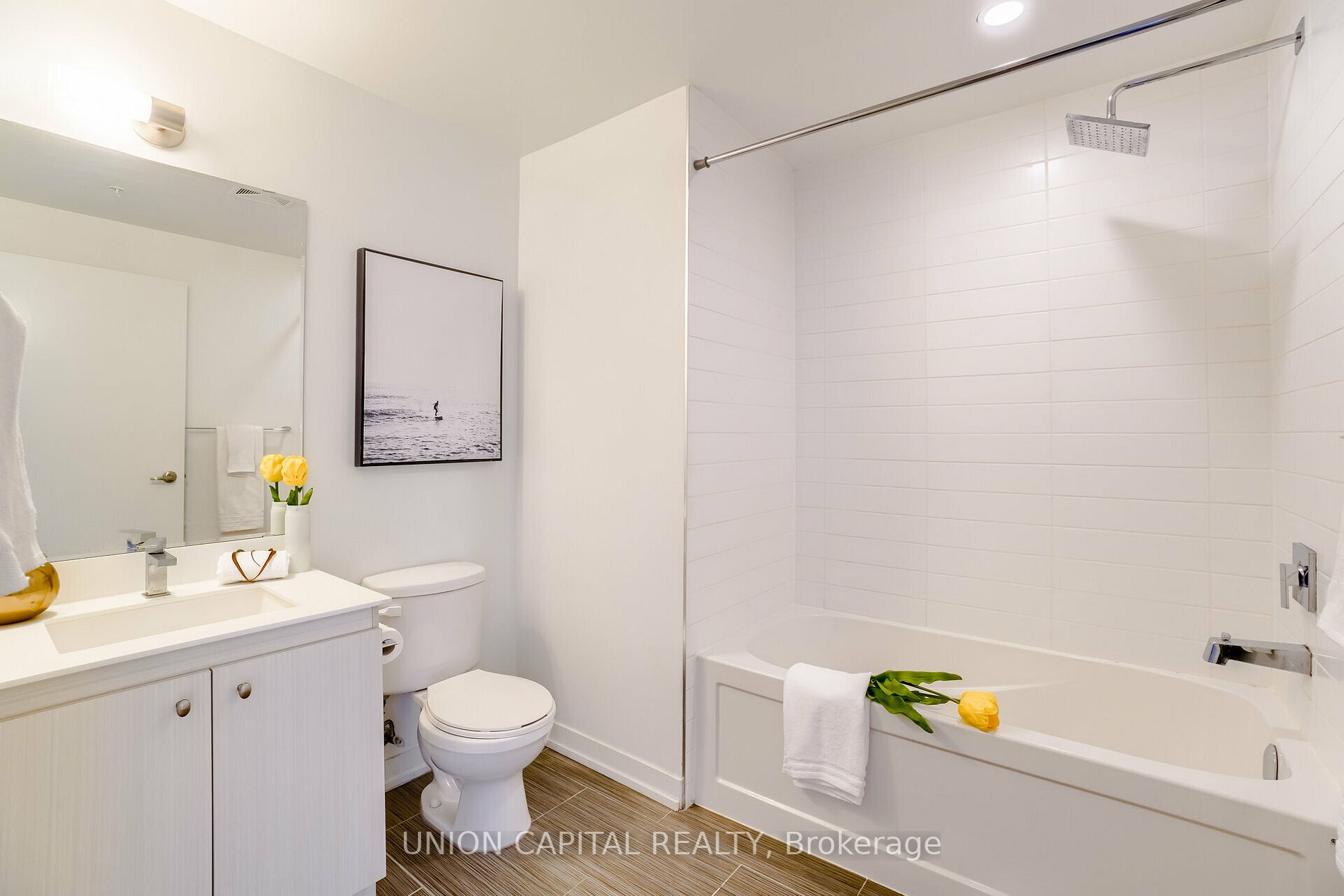 10 WILLISON Square, #202