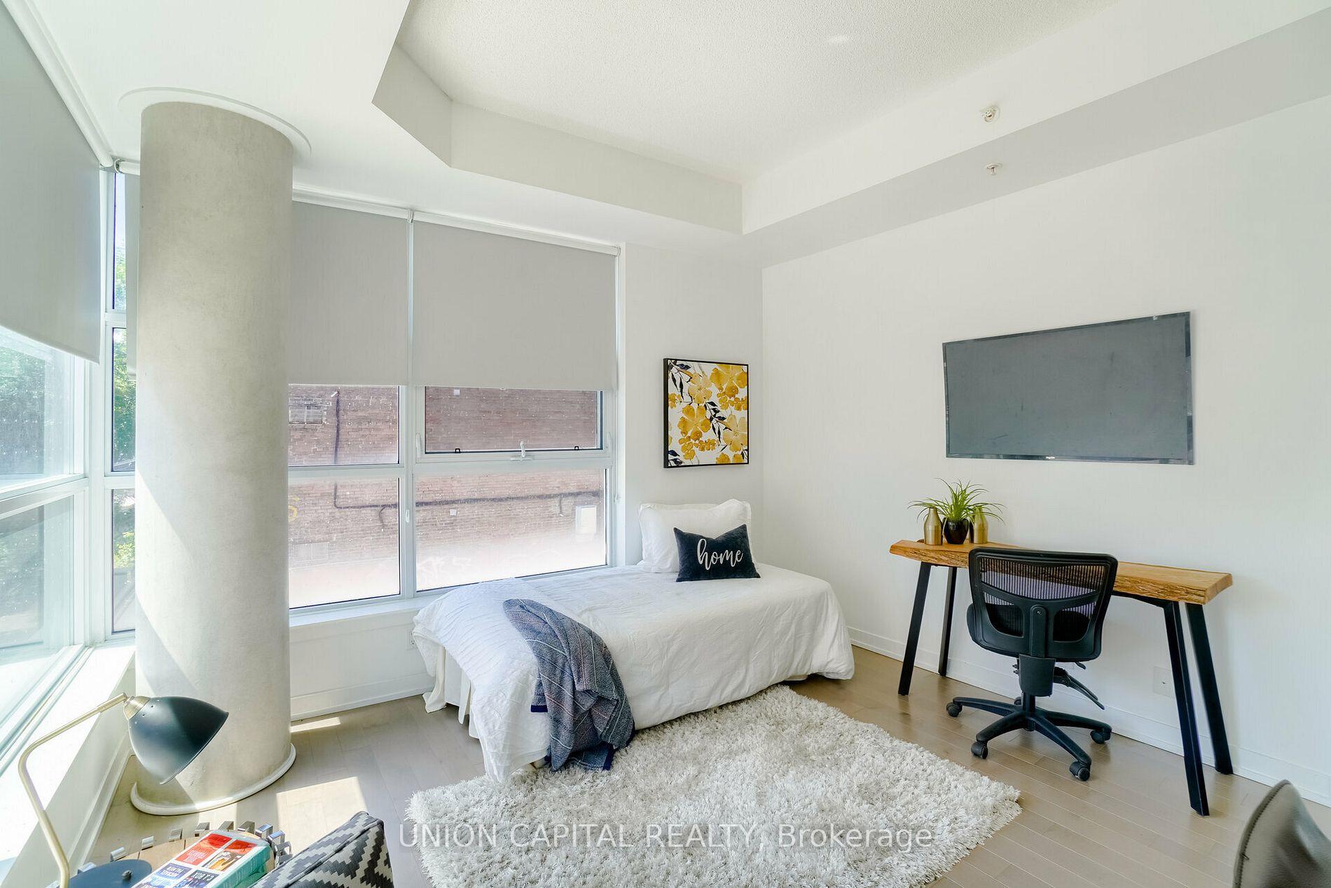 10 WILLISON Square, #202