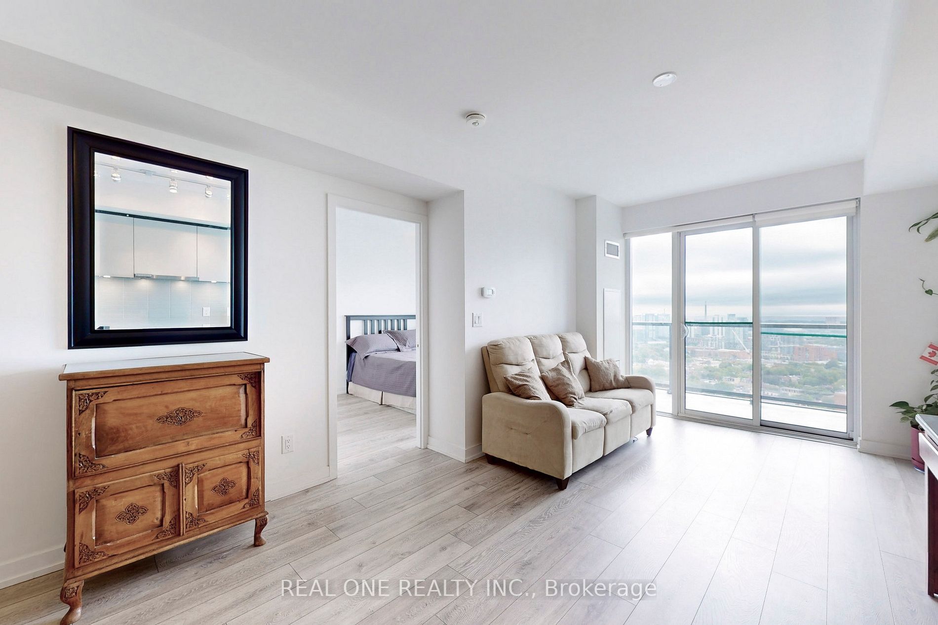 159 Wellesley St E, #2505
