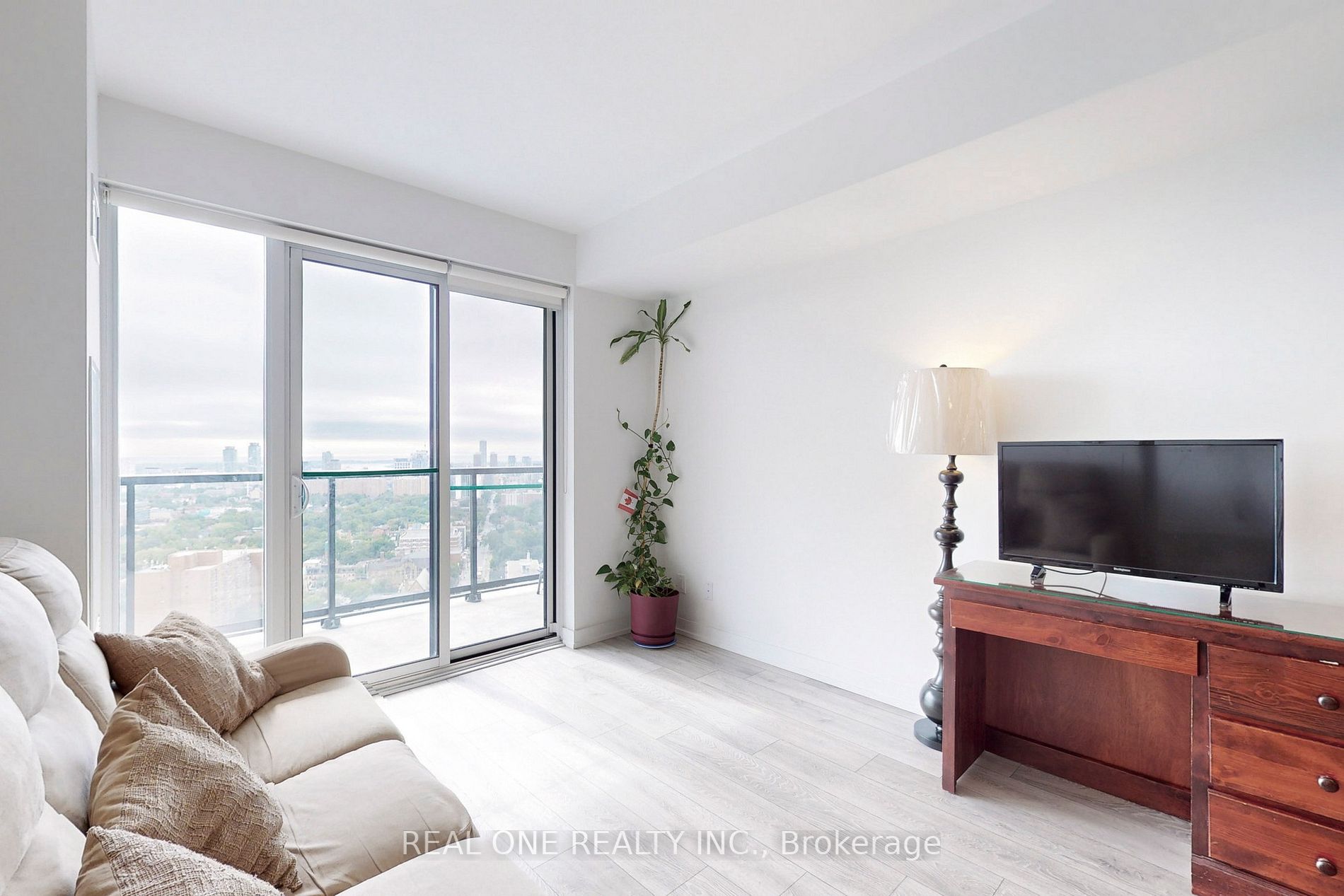 159 Wellesley St E, #2505