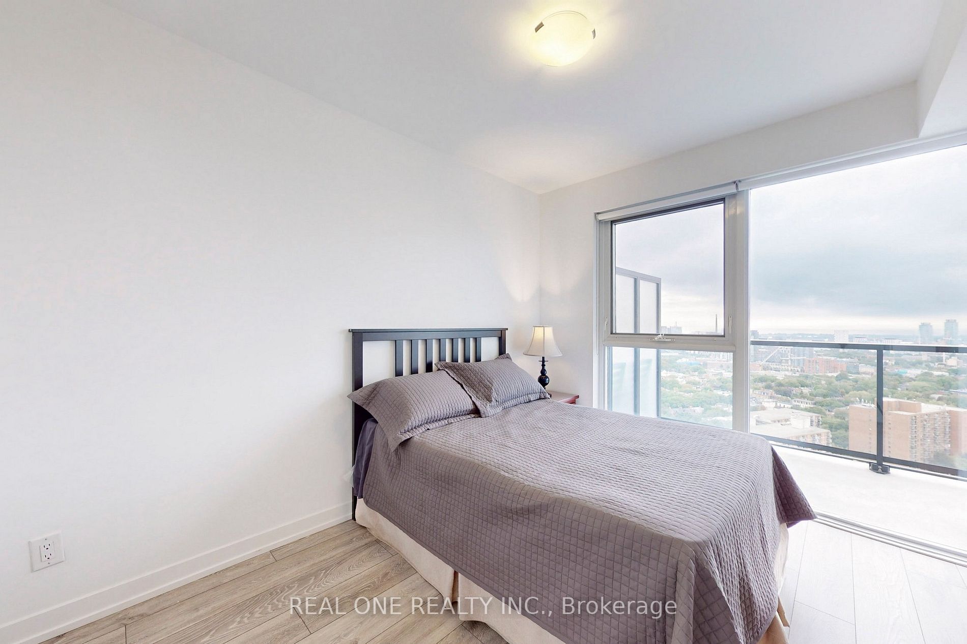 159 Wellesley St E, #2505