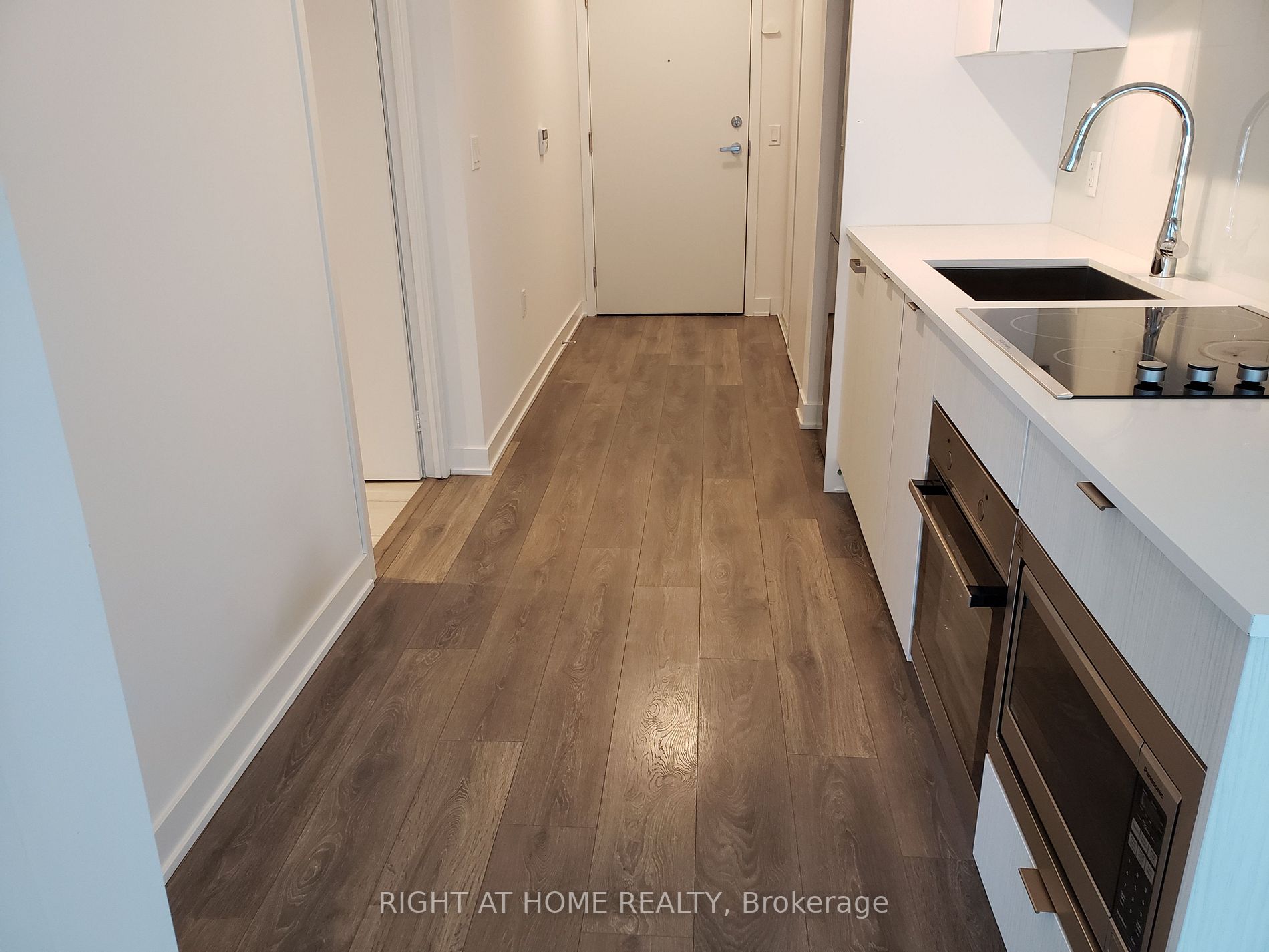 195 Redpath Ave, #2202