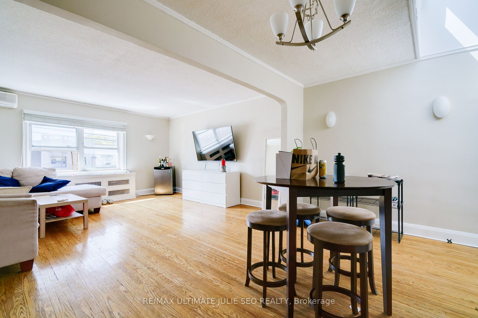 538 Eglinton Ave W