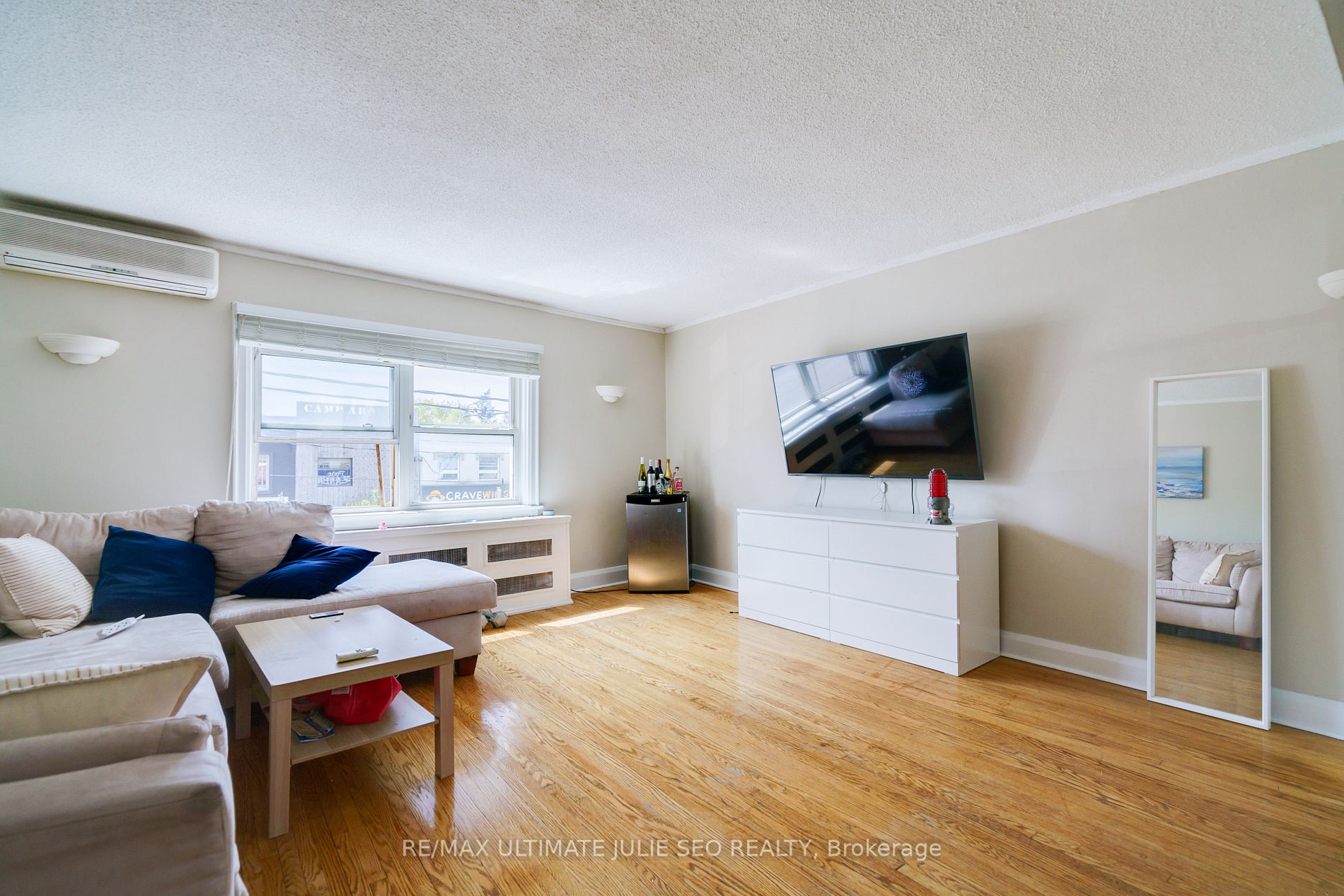 538 Eglinton Ave W