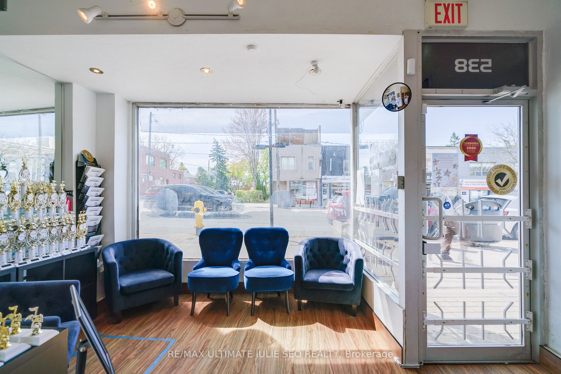 538 Eglinton Ave W