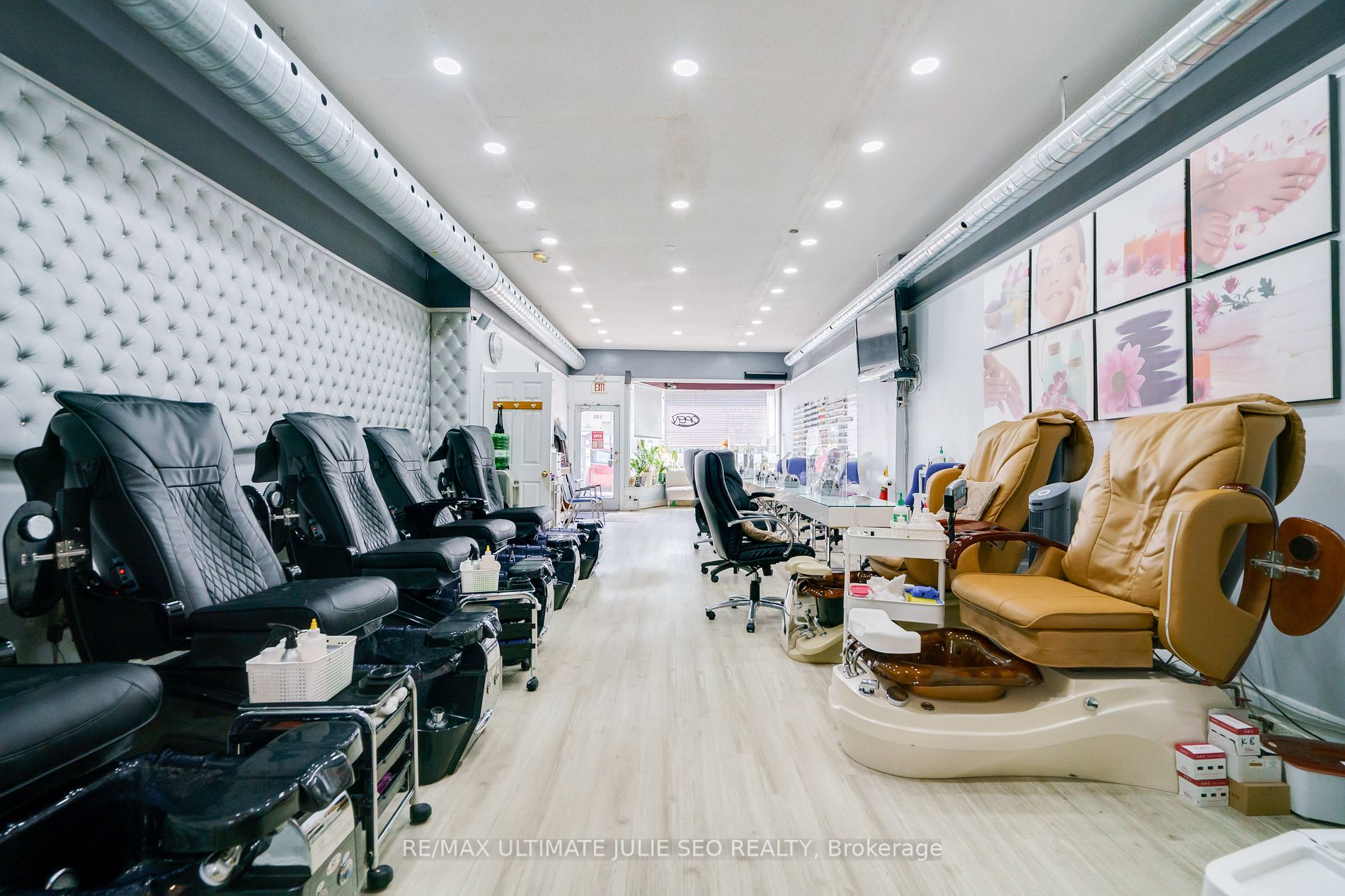 538 Eglinton Ave W