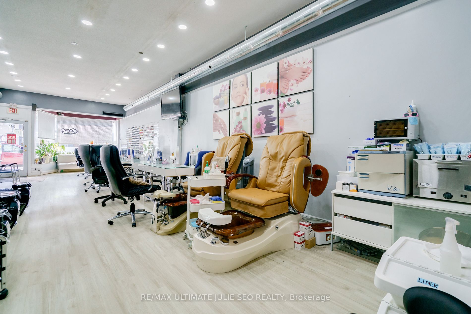 538 Eglinton Ave W