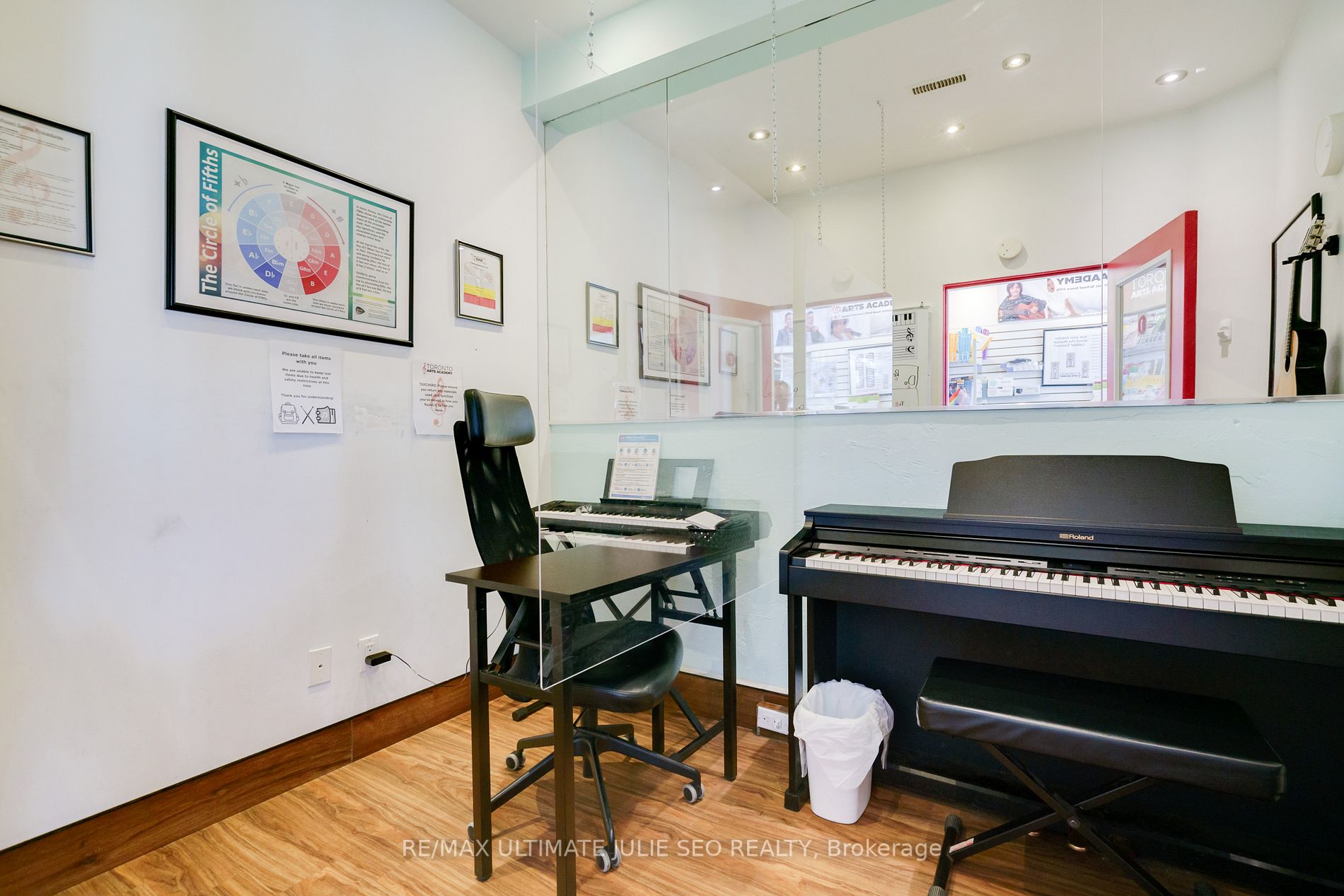 538 Eglinton Ave W