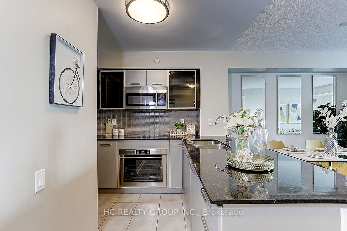 5168 Yonge St, #606