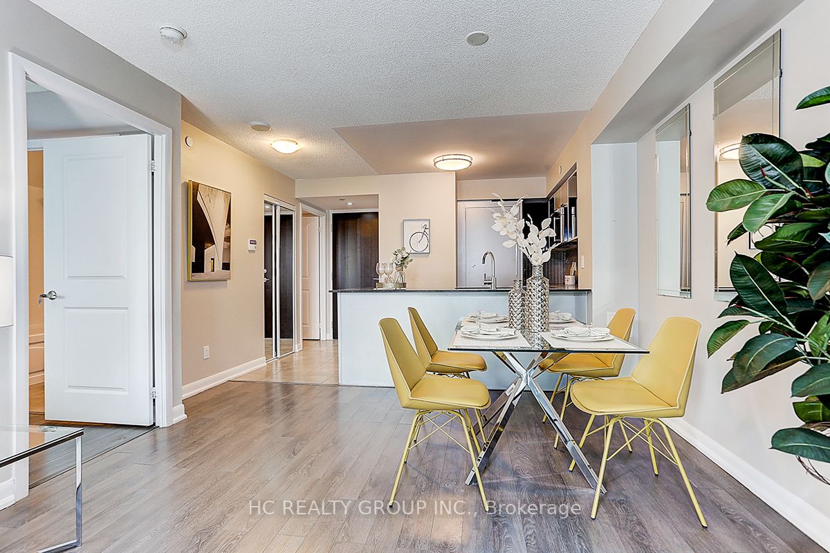 5168 Yonge St, #606