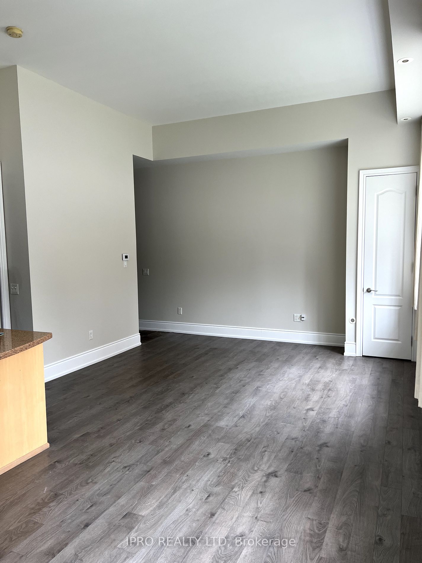 1111 Avenue Road, #102