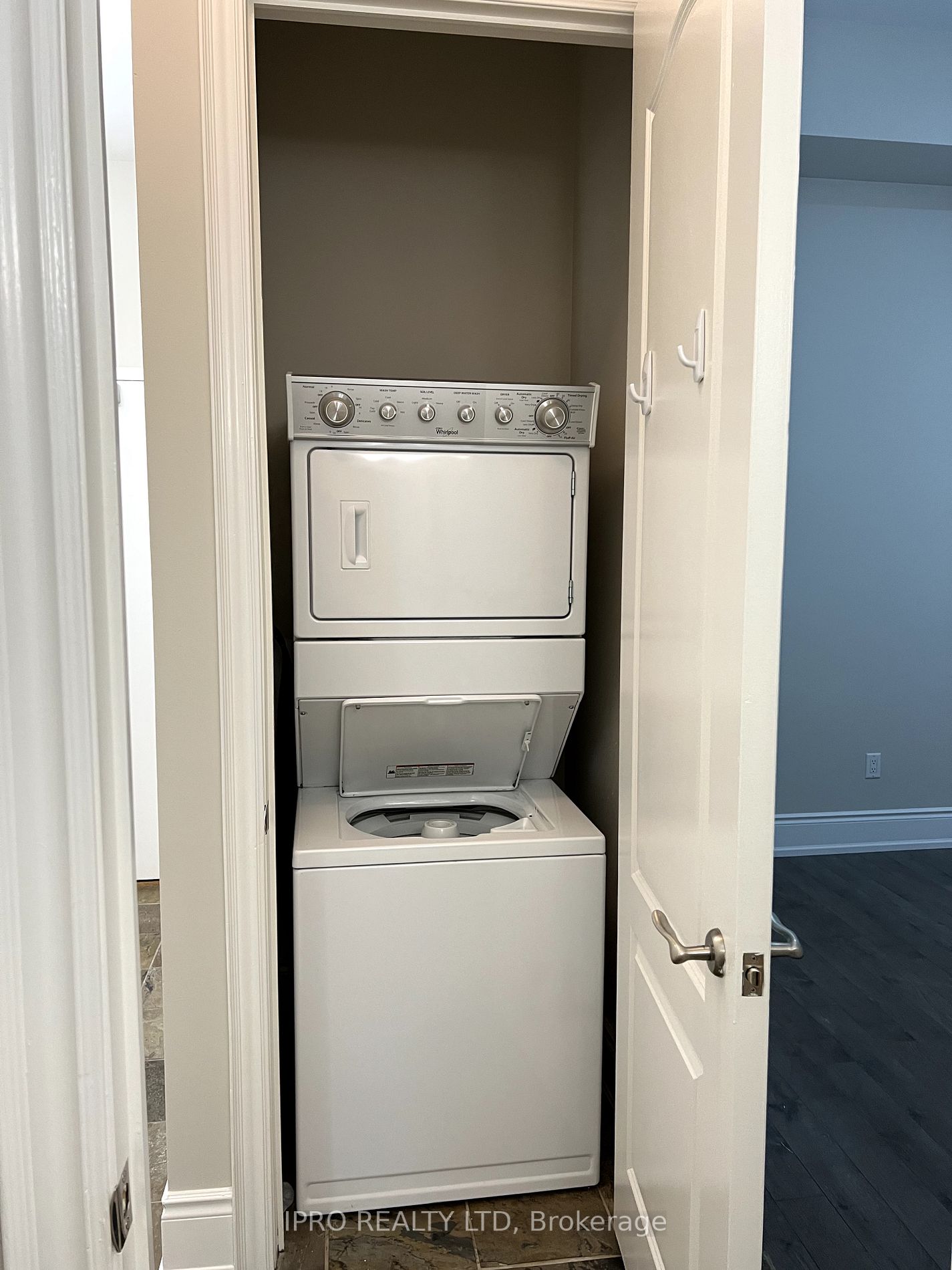 1111 Avenue Road, #102