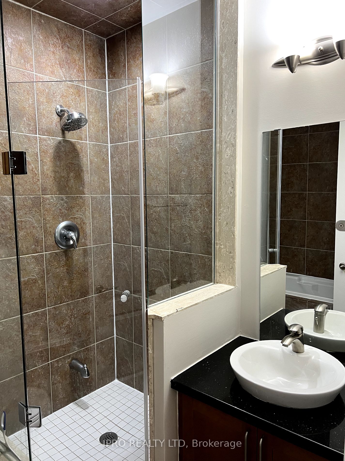 1111 Avenue Road, #102
