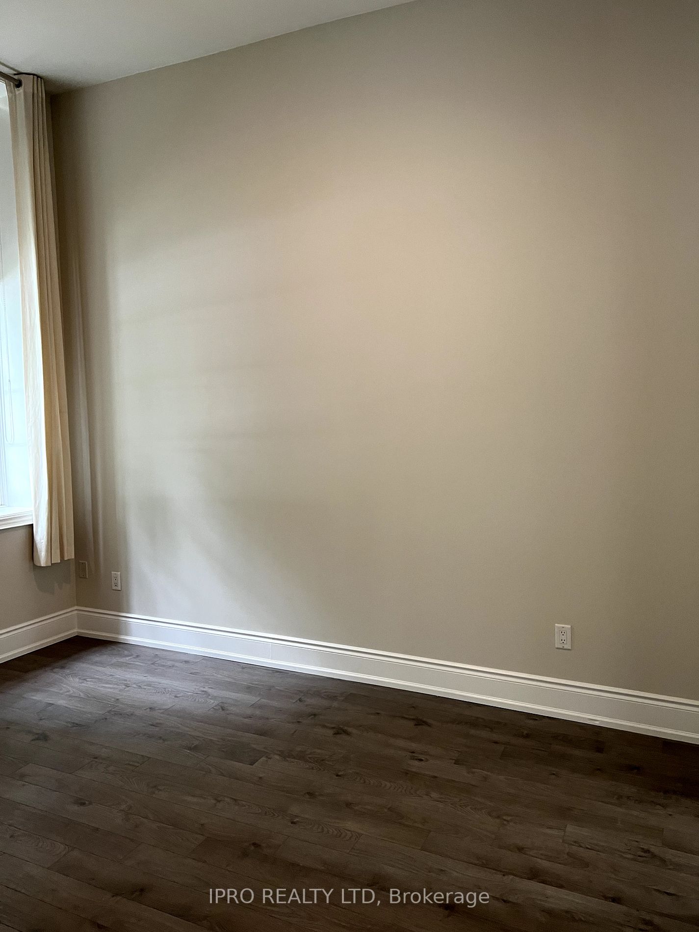 1111 Avenue Road, #102