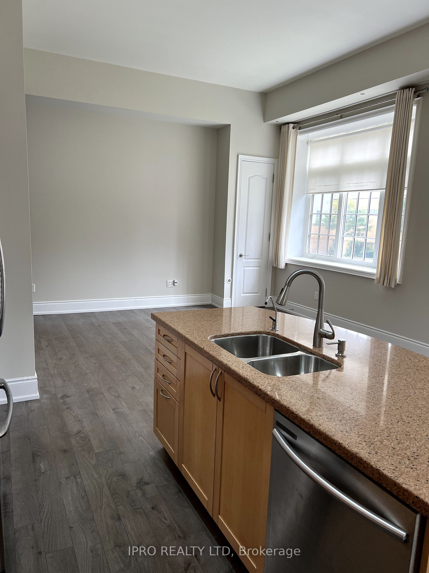 1111 Avenue Road, #102