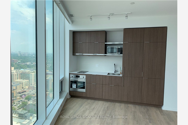 197 Yonge St, Toronto