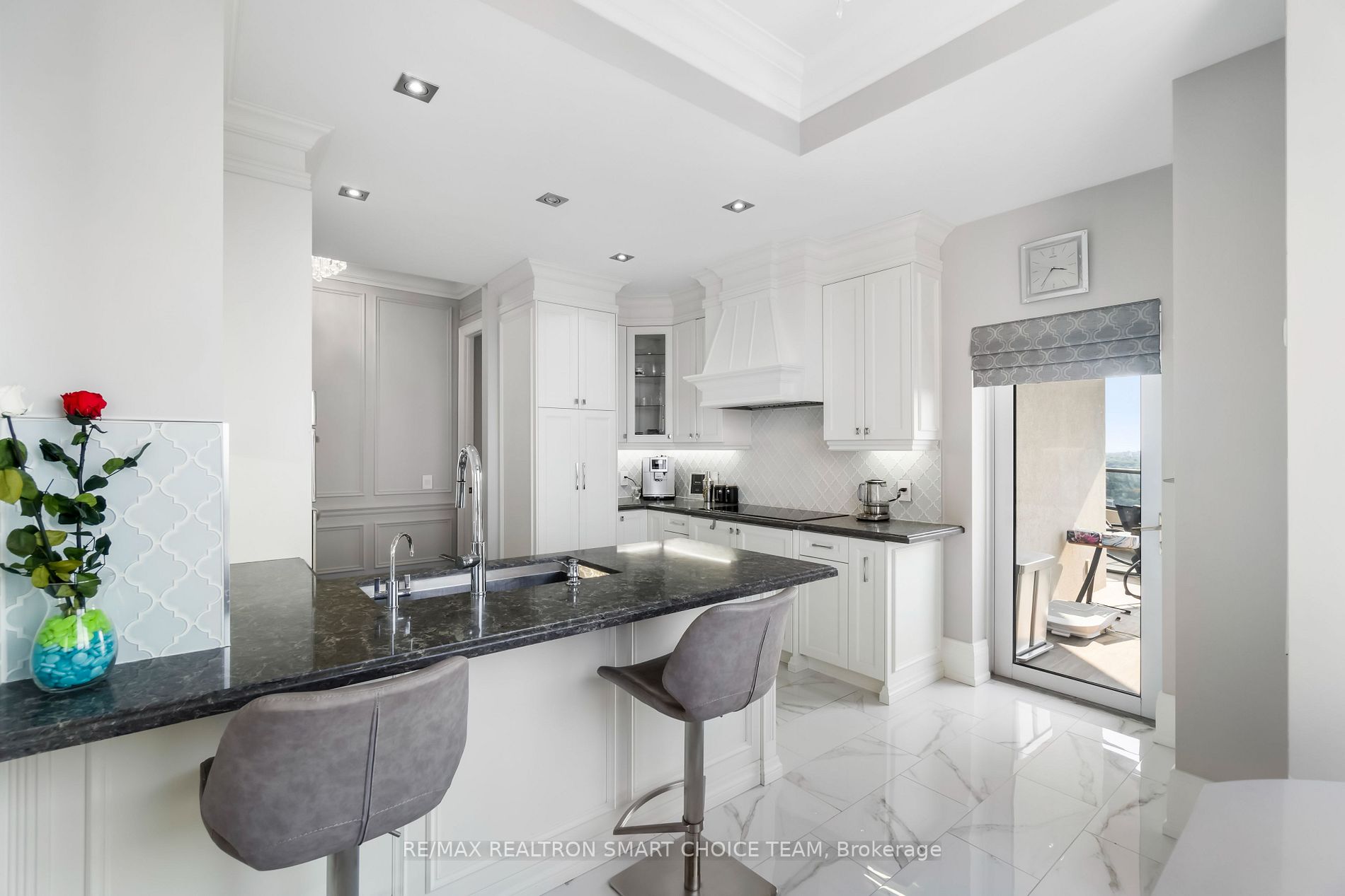 500 Doris Avenue, #LPH2819