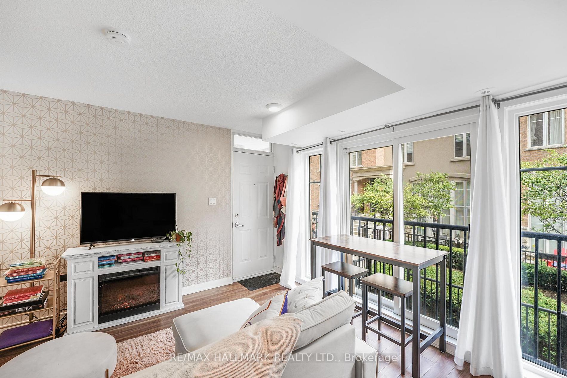 50 Western Battery Rd, #914