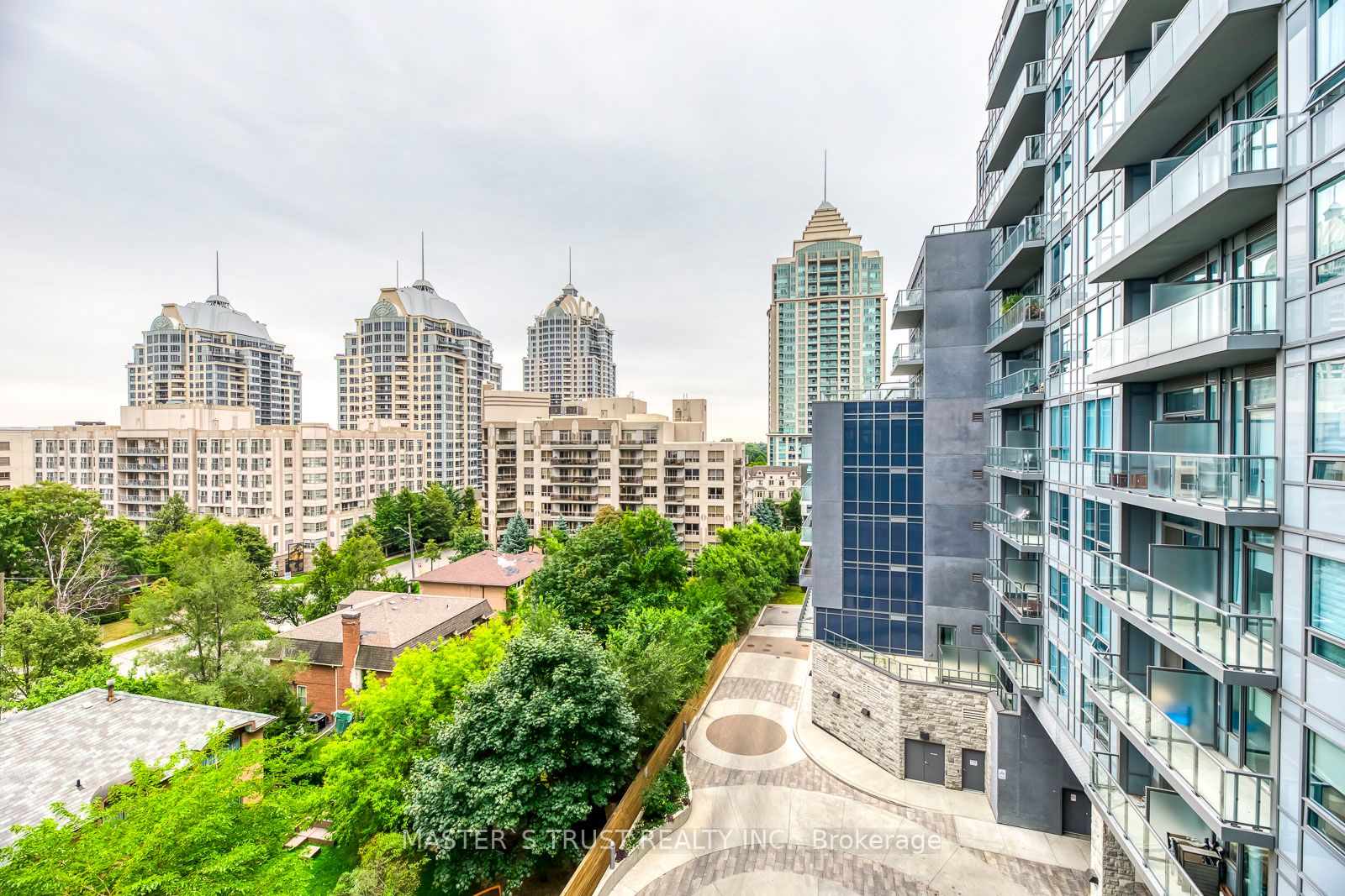 7 Kenaston Gdns, #629