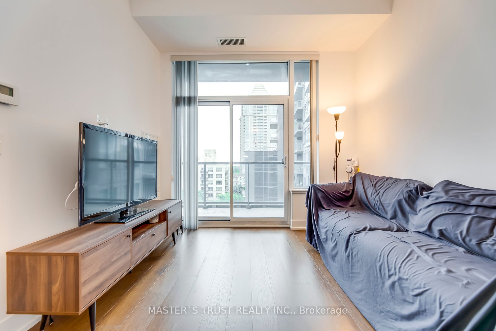 7 Kenaston Gdns, #629