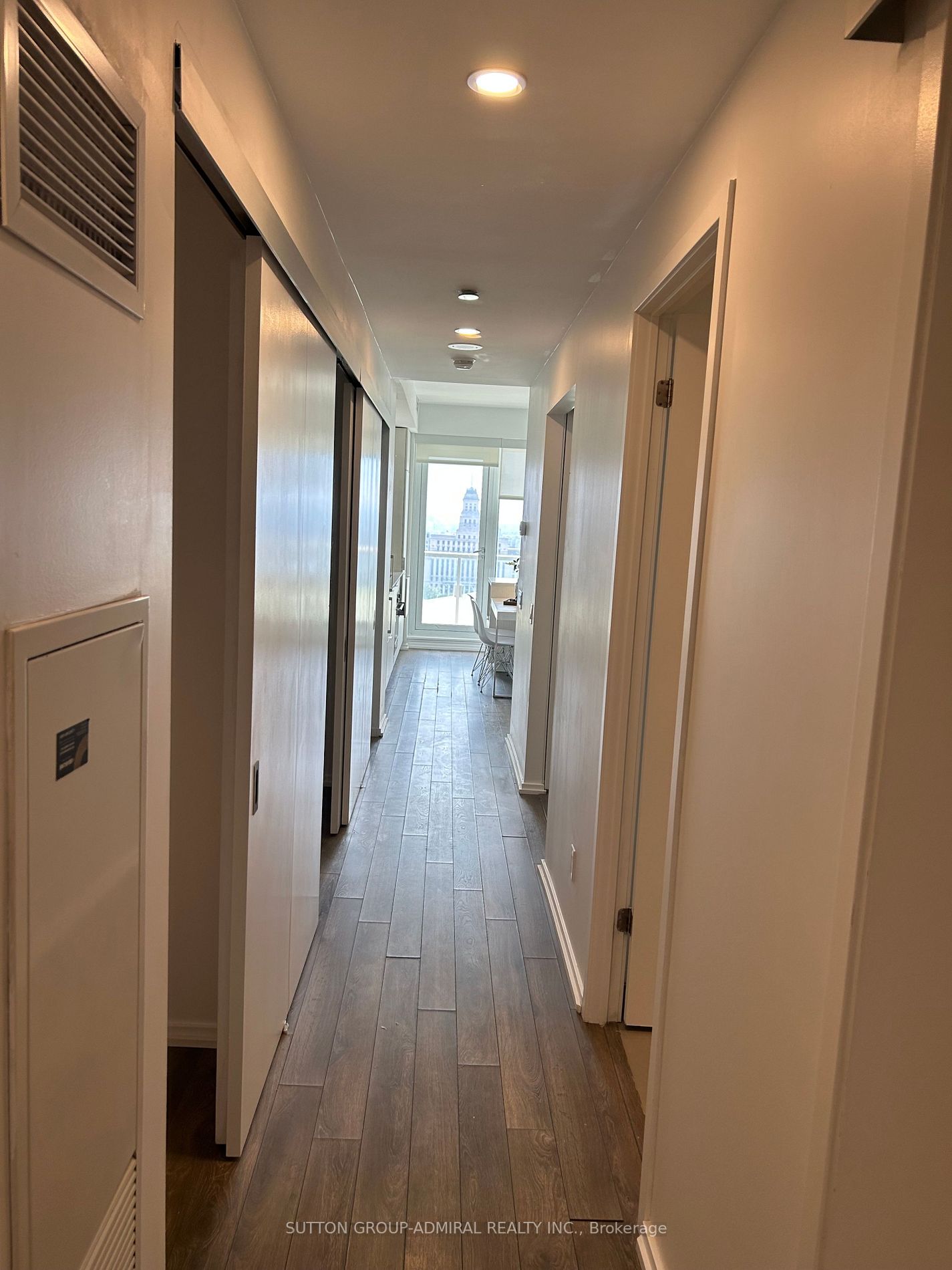 197 Yonge St, #1911