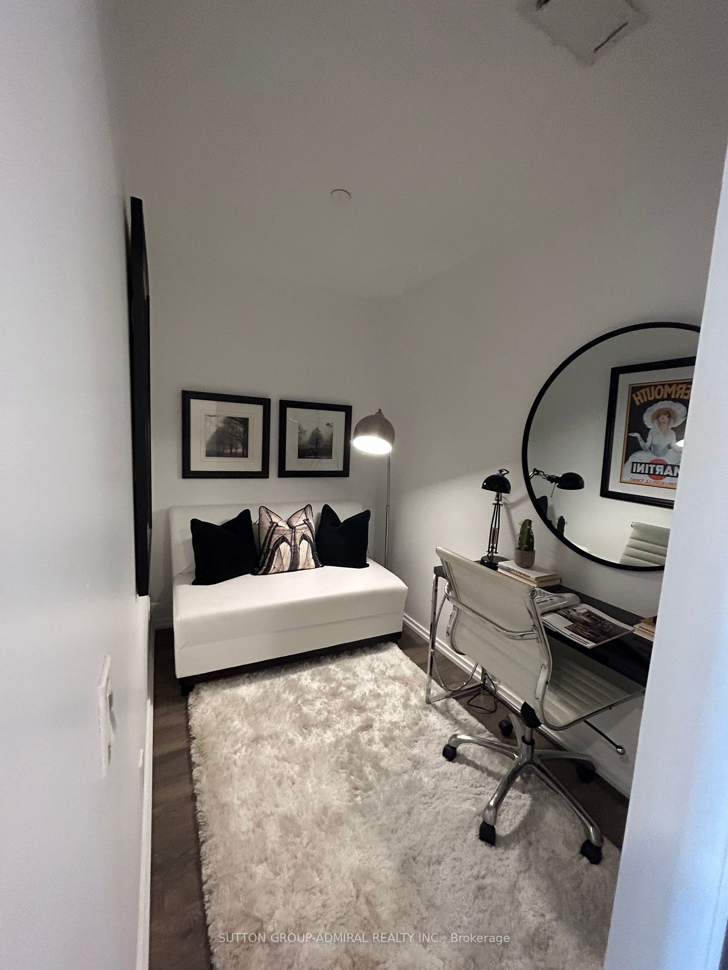 197 Yonge St, #1911