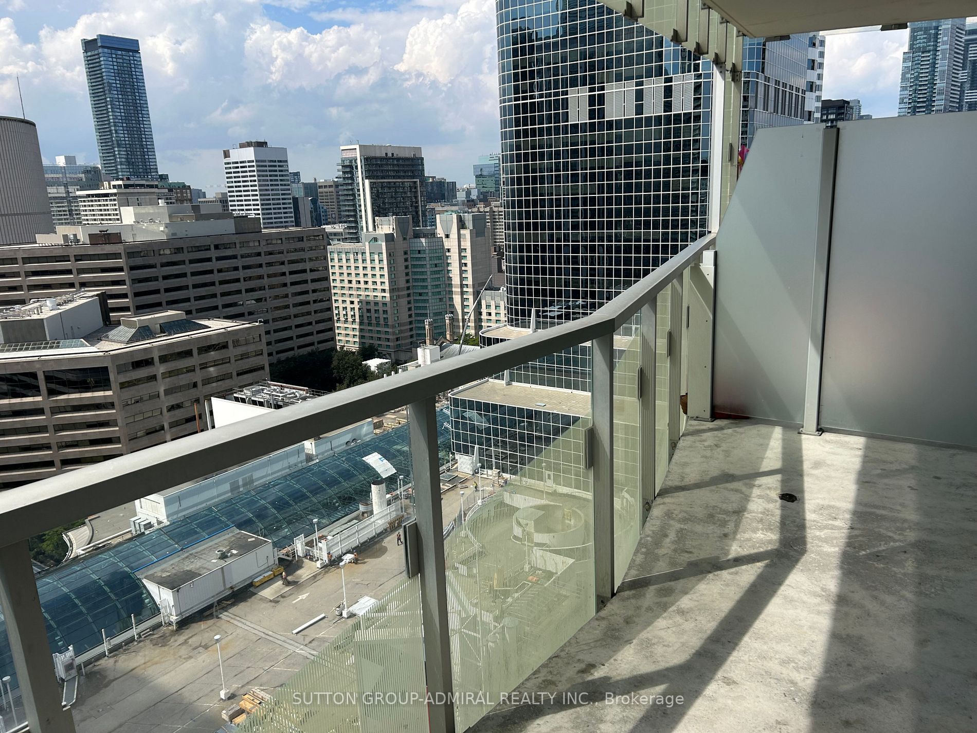 197 Yonge St, #1911