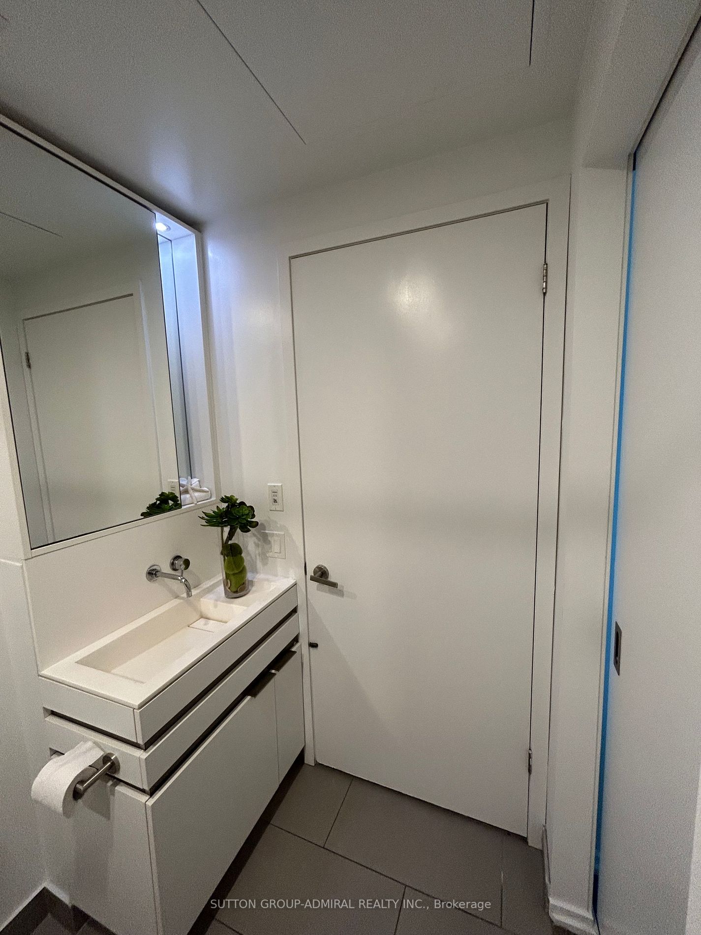 197 Yonge St, #1911