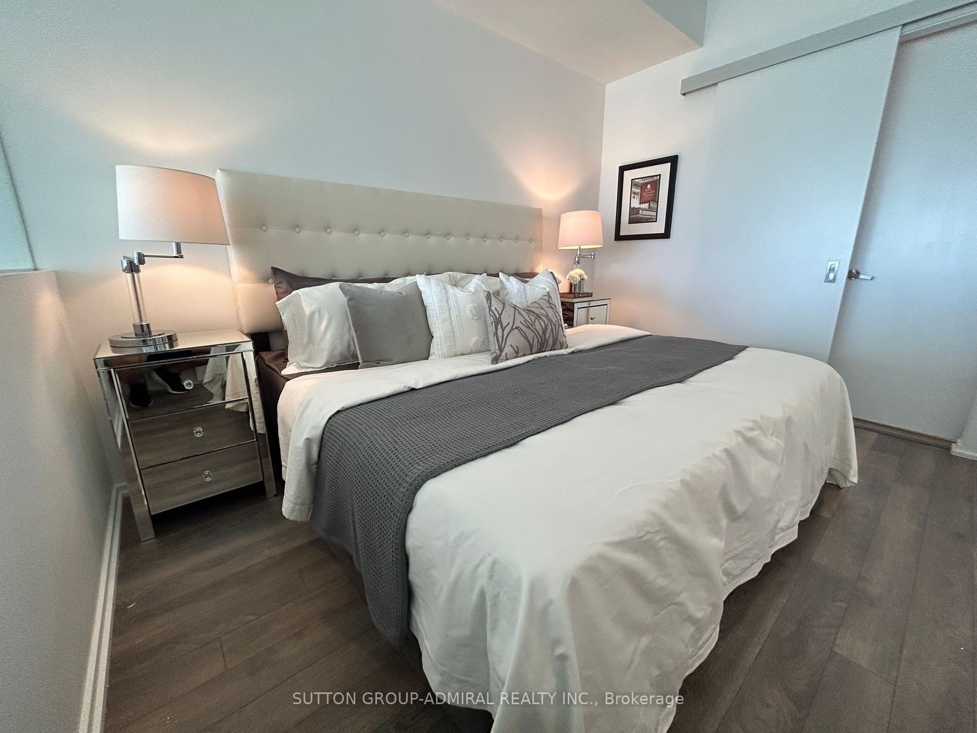 197 Yonge St, #1911