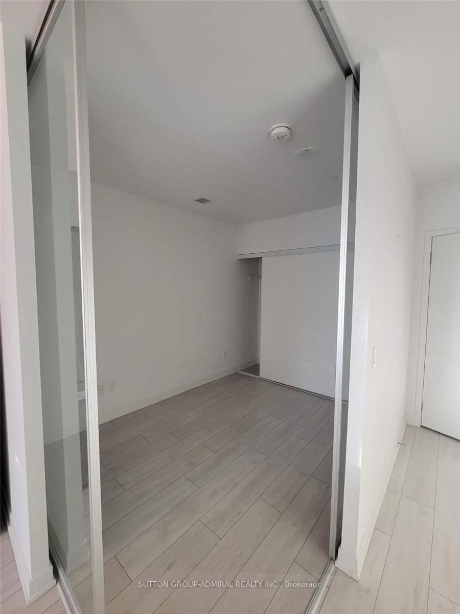 31 Tippett Rd, #649