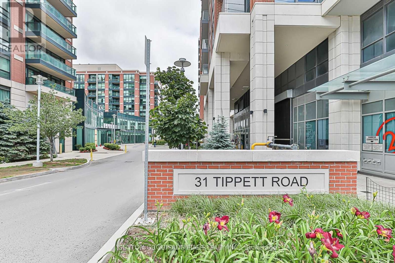 31 Tippett Rd, #649