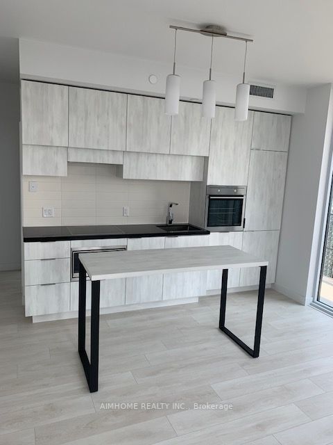 8 Eglinton Ave E, #3111