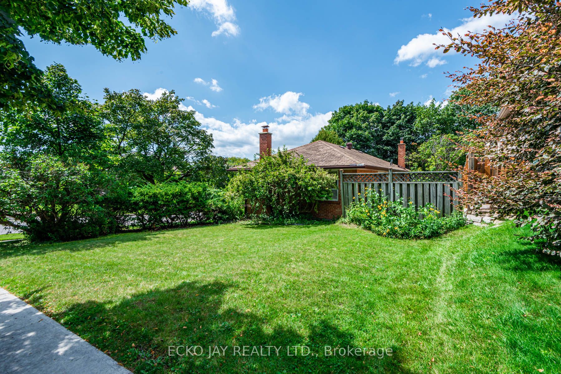 2 Camwood Cres