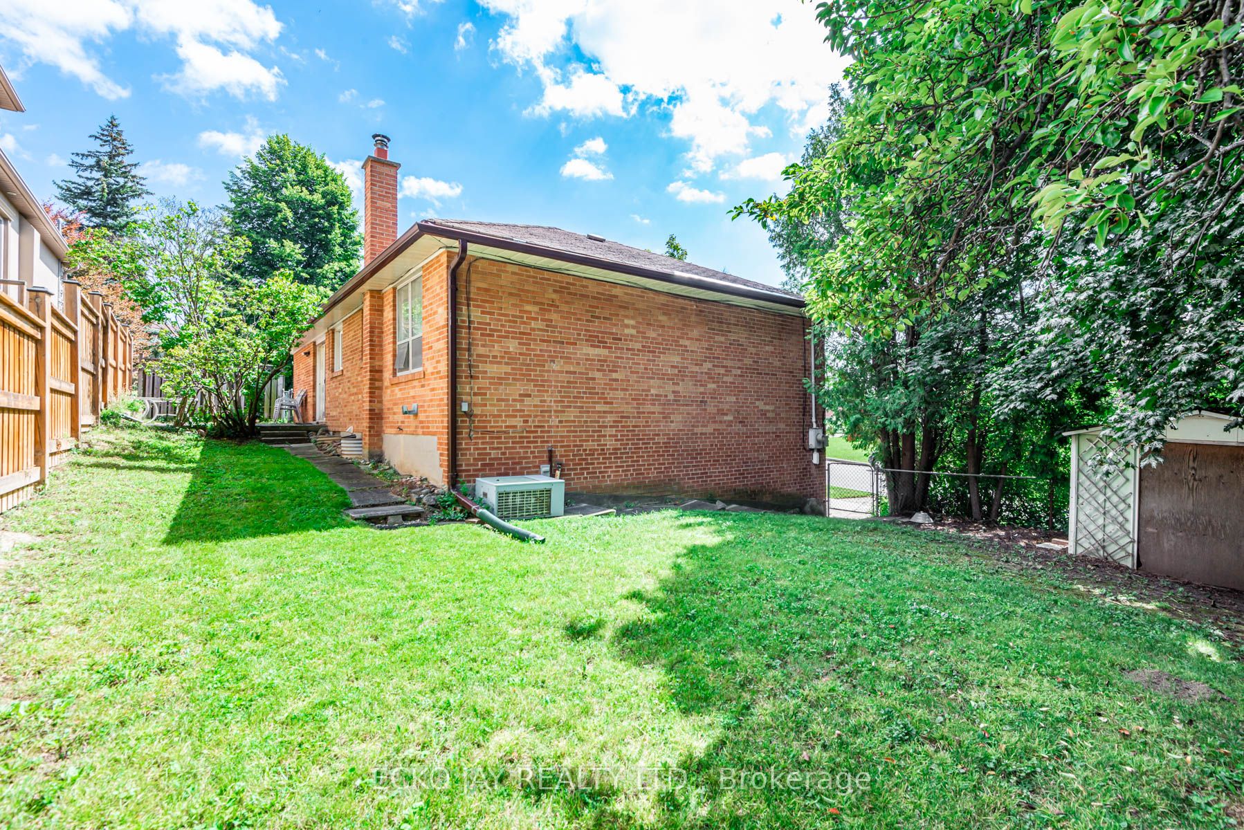 2 Camwood Cres