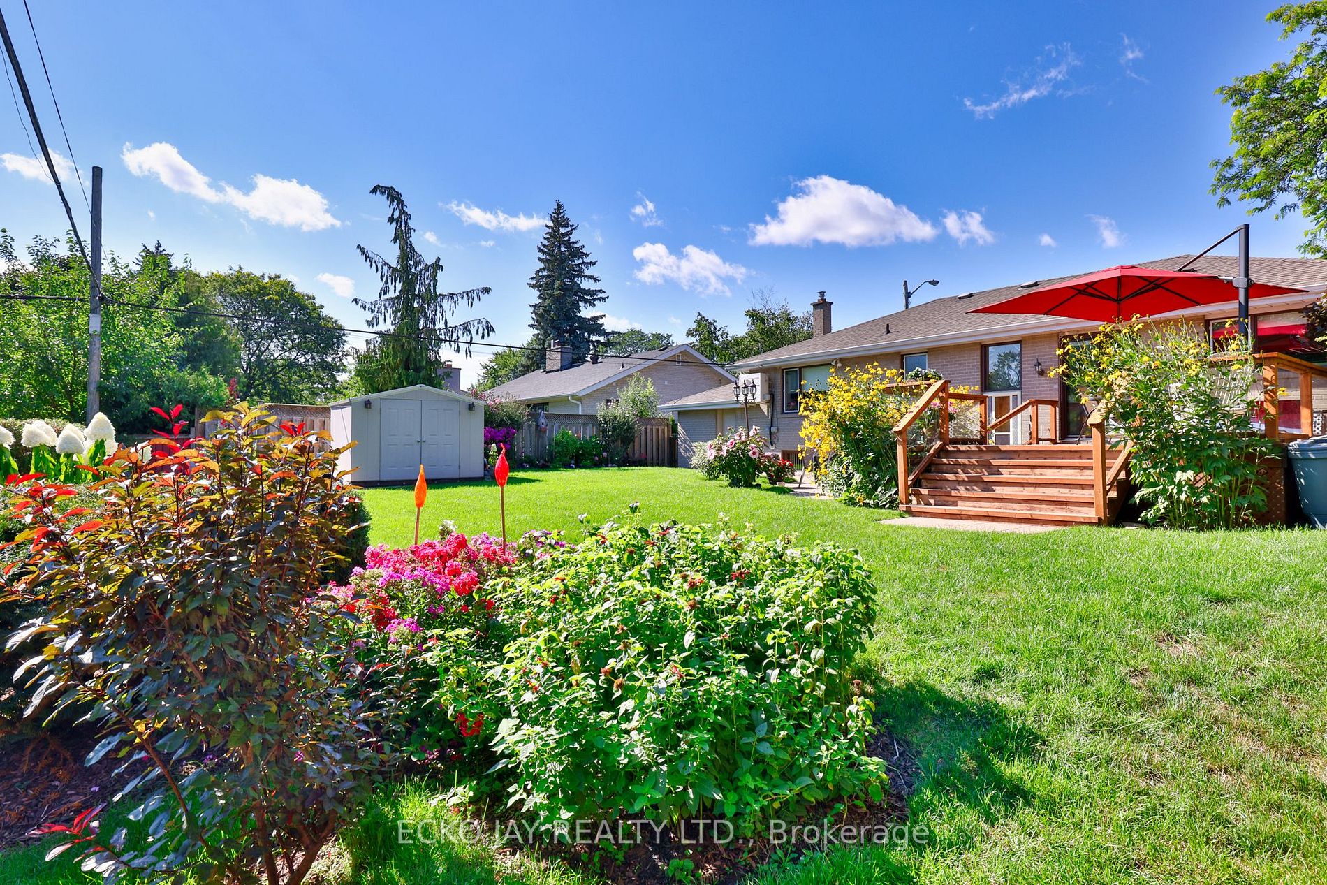 29 Treadgold Cres