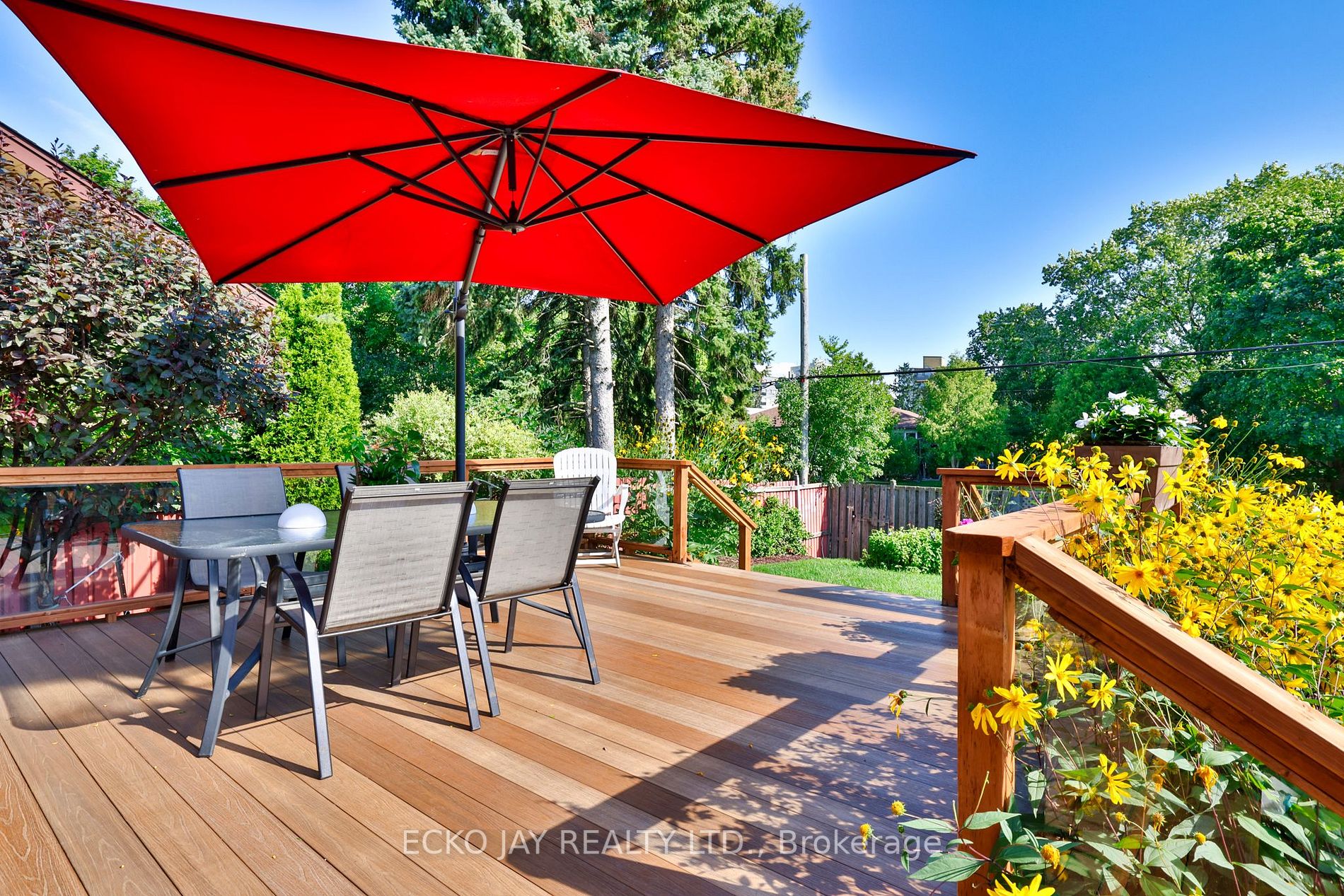 29 Treadgold Cres