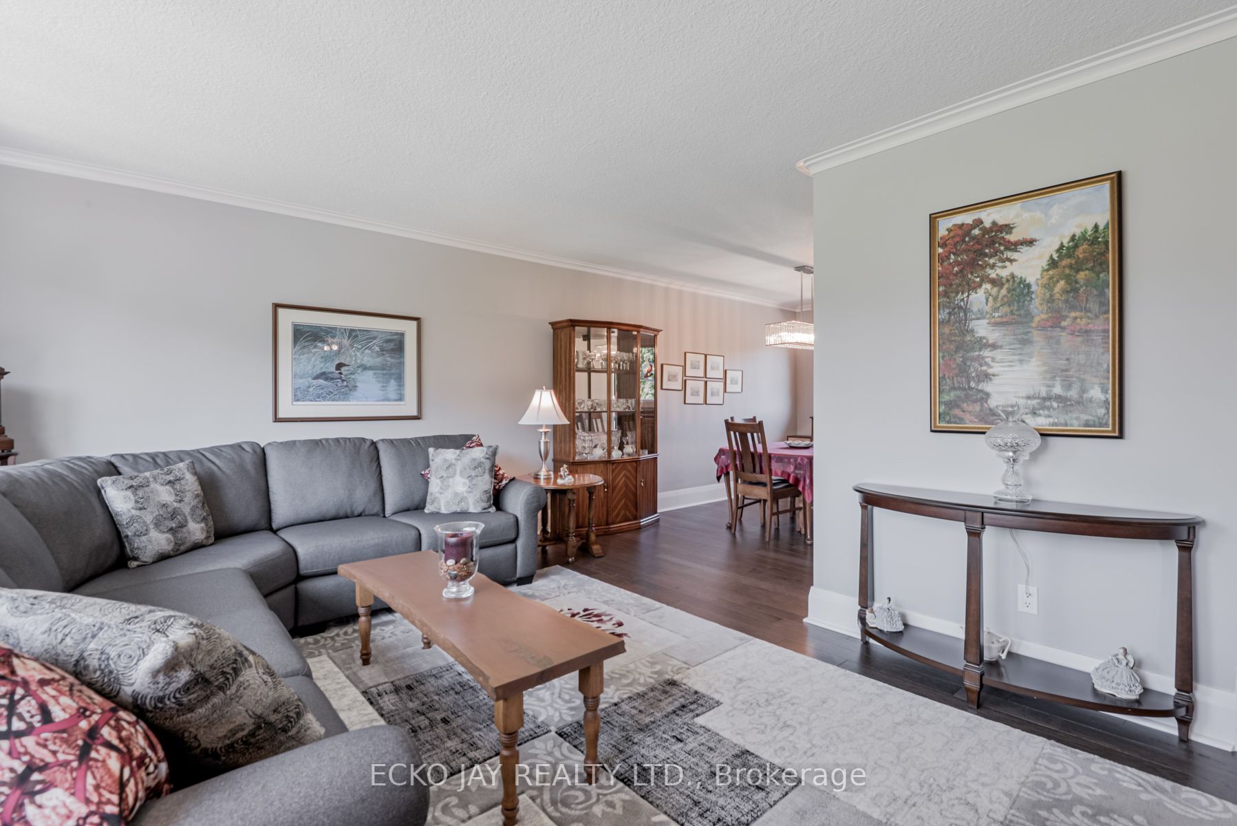 29 Treadgold Cres