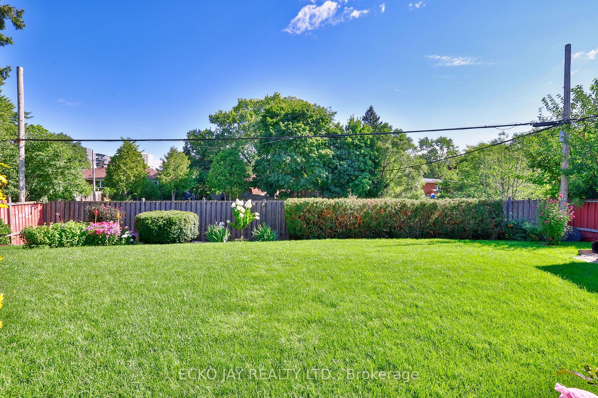 29 Treadgold Cres