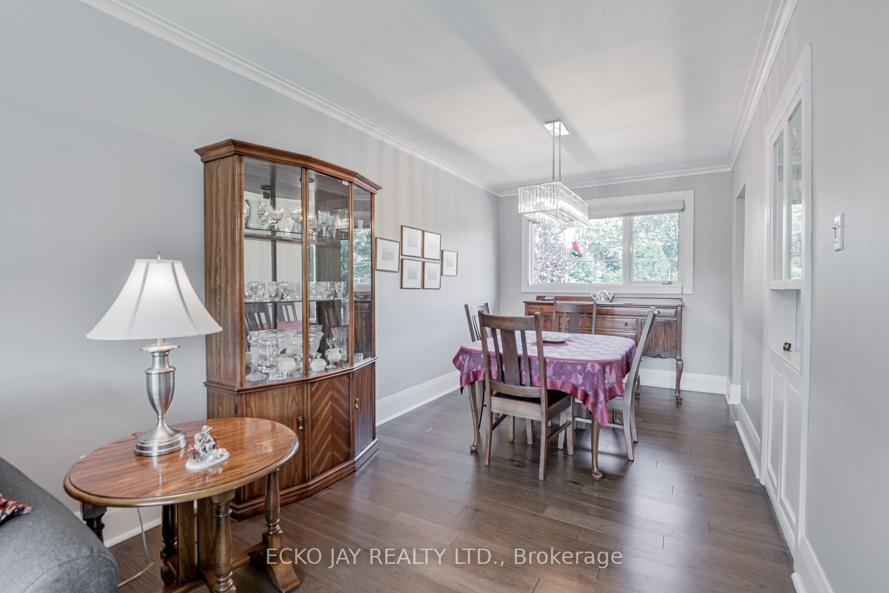 29 Treadgold Cres