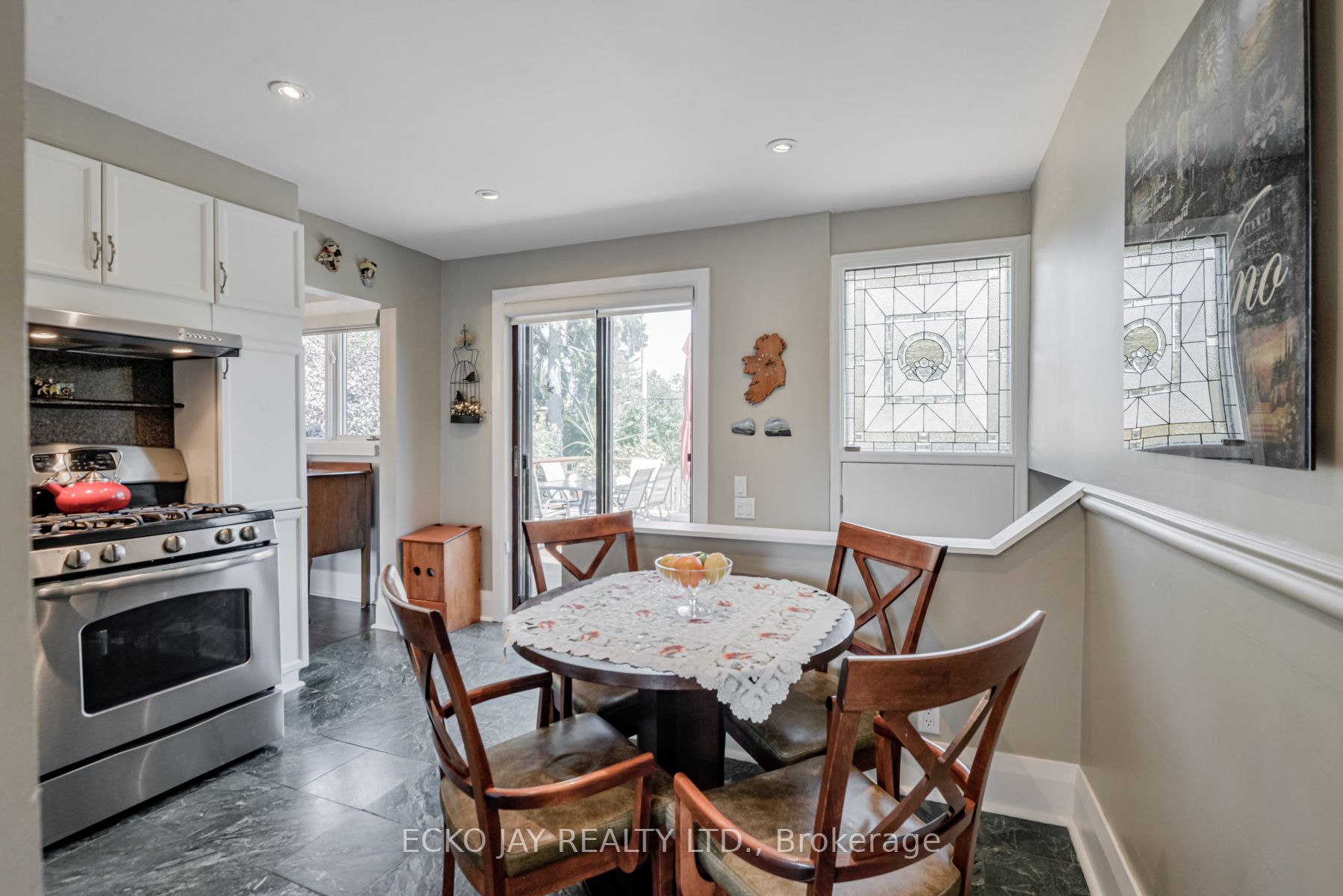 29 Treadgold Cres