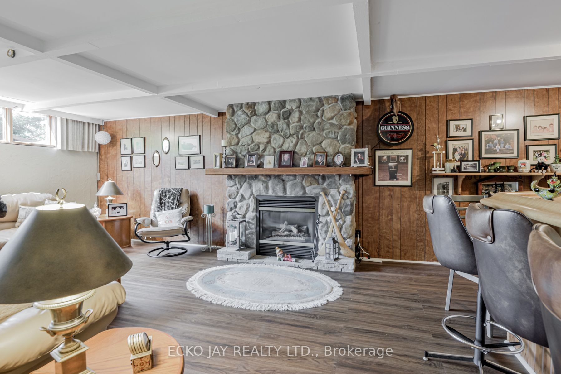 29 Treadgold Cres